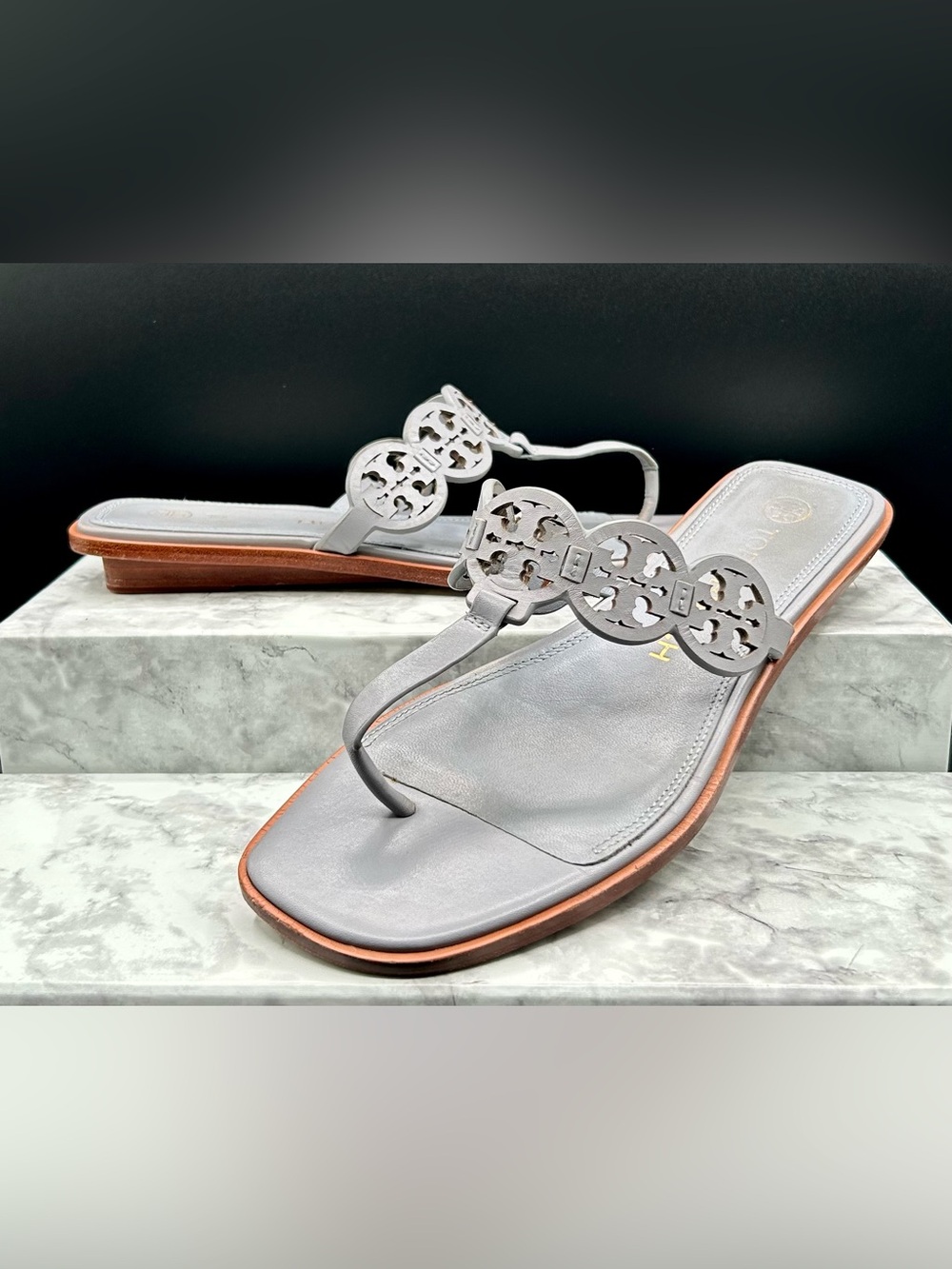 TORY BURCH Tiny Miller Leather Thong Sandals in Cloud Blue. Size 9 M